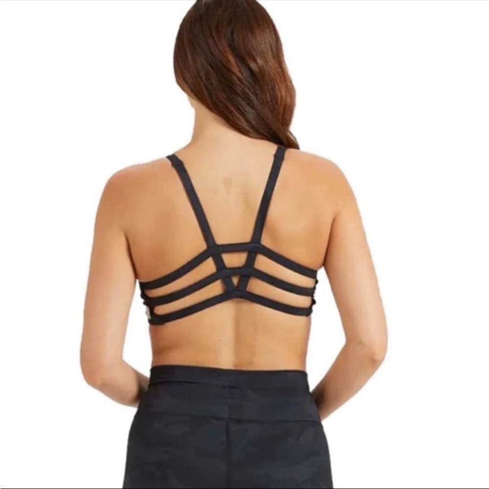 Vuori Yosemite Dark Camo Sports Bra With Strappy Back Size Medium - Picture 2 of 8